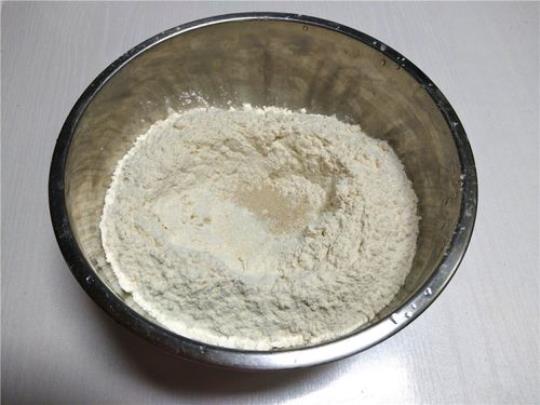 发酵粉是什么成分做的  安琪发酵粉的成分是什么