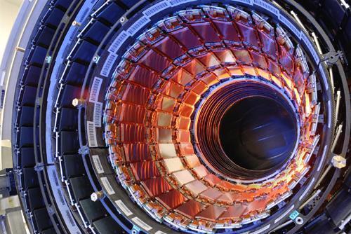 在“高能物理世界中心”的鼓舞下美国和欧洲都开始建造大型对撞机 世界高能物理排名